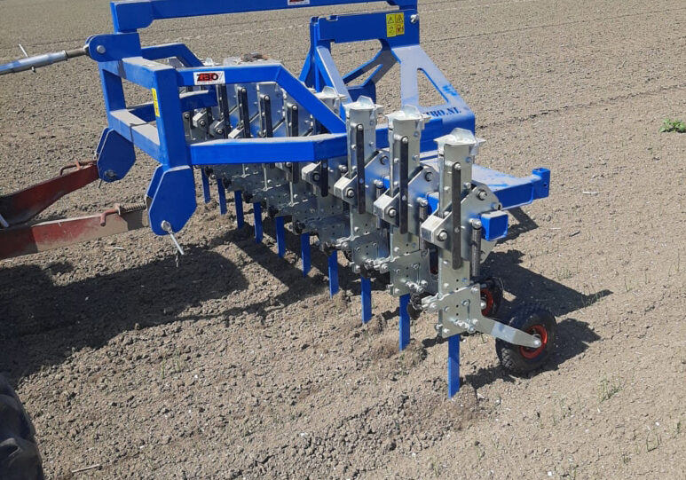 Schoffelmachines-met-verticale-geleiding-voor-diverse-kleine-gewassen-3